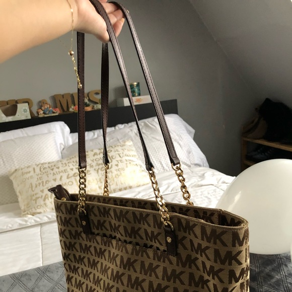 MK Shoulder Bag - Picture 7 of 8